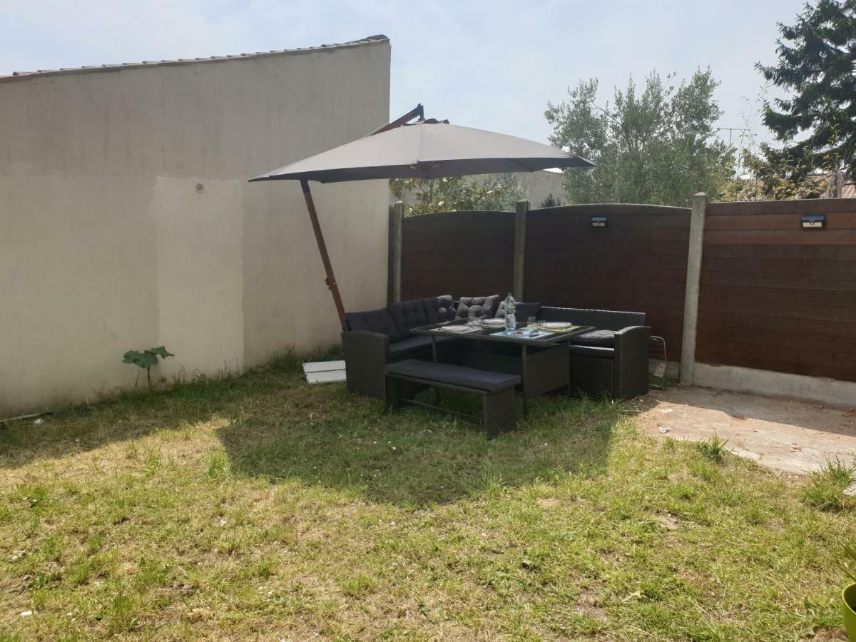 Maison Typique Royannaise Dans Un Quartier Calme Exterior photo
